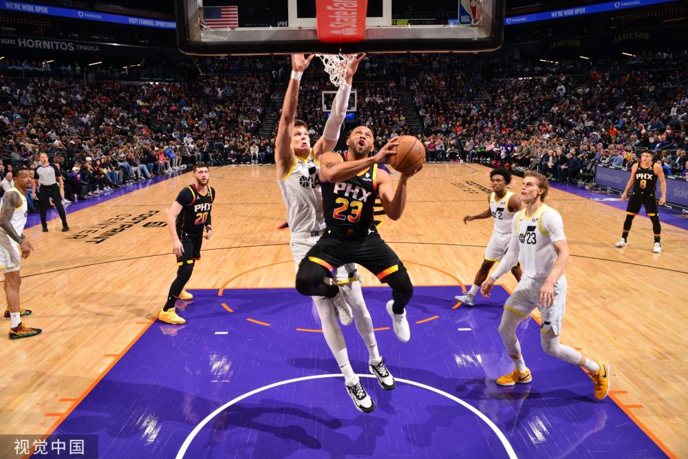 他在赛场上 他在赛场上